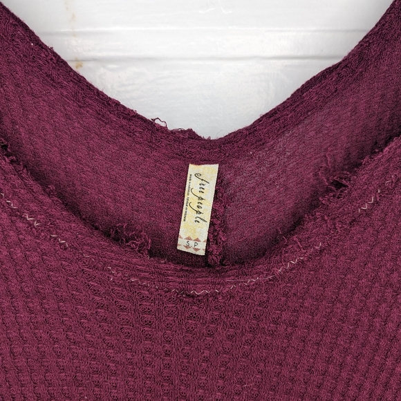 Free People Burgundy High Low Waffle Knit Slouchy Tank Top Woman's Small - Picture 3 of 3